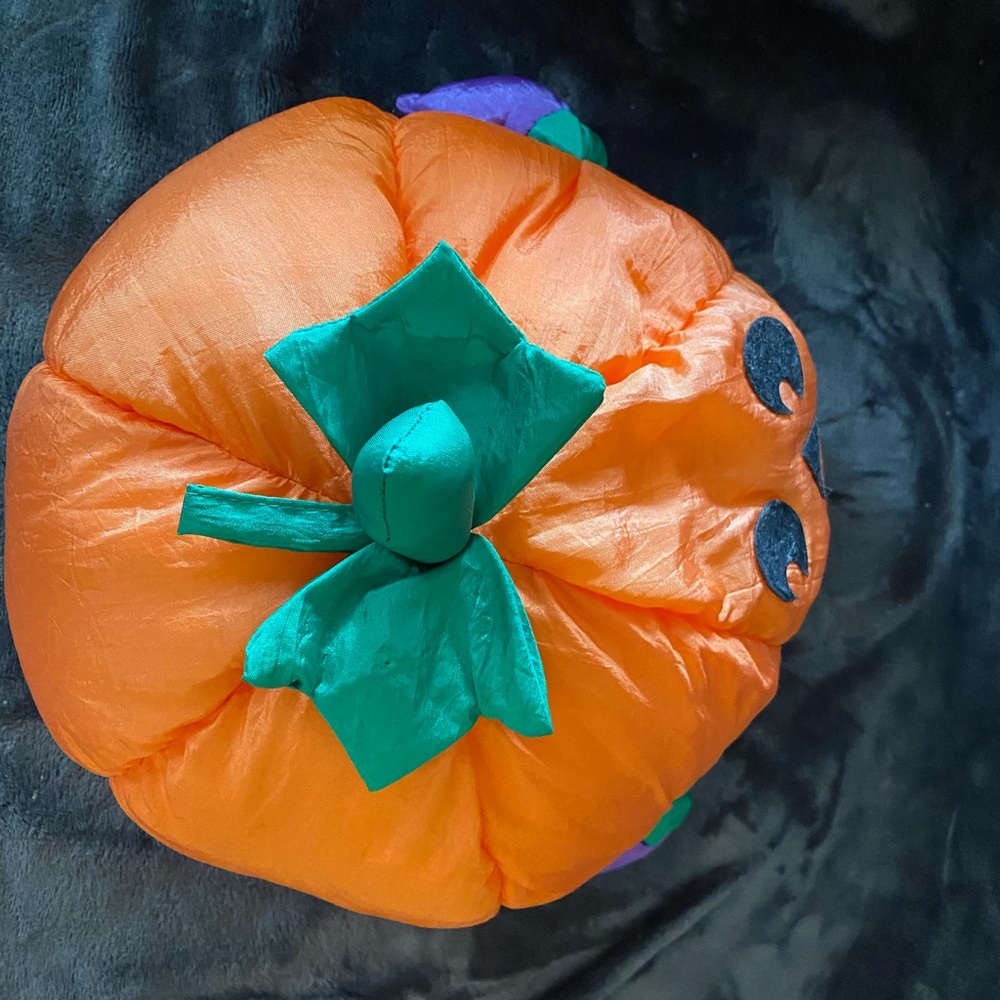 Vintage Jack ‘o Lantern “puff-a-lump” style nylon decor/toy - Picture 2 of 12